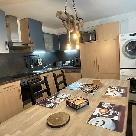 נירנברג Messe-Apartment, 4 Schlafzimmer, 80 Qm, Garten - 6 Km Zur Messe, Verkehrsguenstig, Ruhig, Parkplaetze מראה חיצוני תמונה