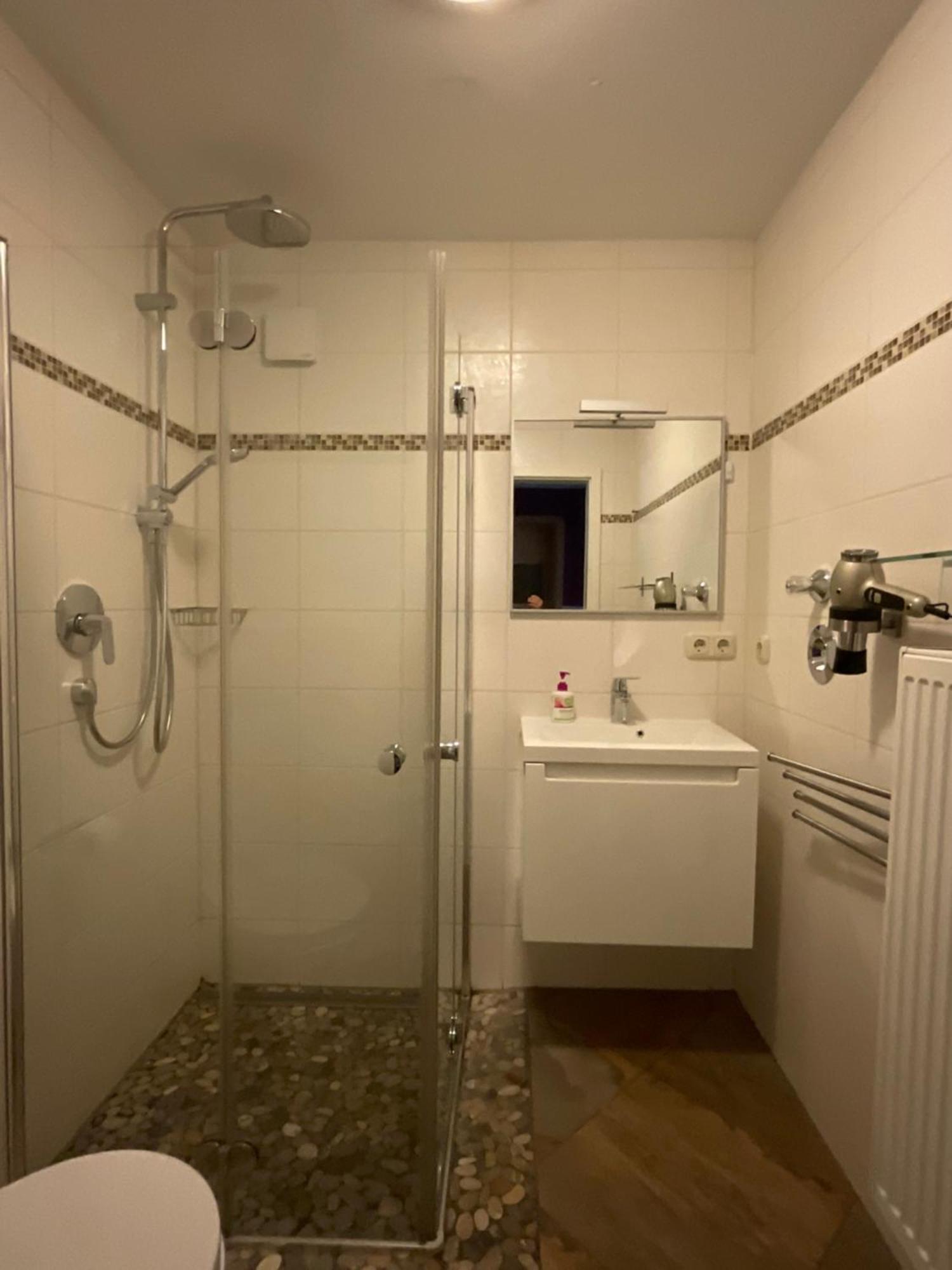 נירנברג Messe-Apartment, 4 Schlafzimmer, 80 Qm, Garten - 6 Km Zur Messe, Verkehrsguenstig, Ruhig, Parkplaetze מראה חיצוני תמונה
