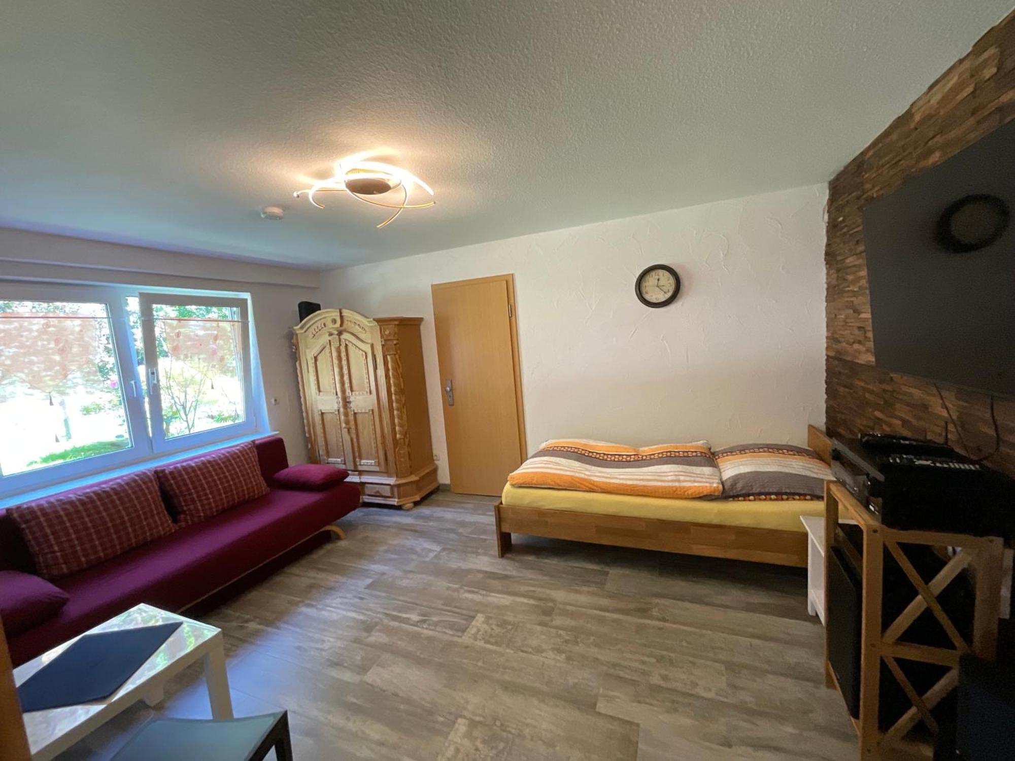 נירנברג Messe-Apartment, 4 Schlafzimmer, 80 Qm, Garten - 6 Km Zur Messe, Verkehrsguenstig, Ruhig, Parkplaetze מראה חיצוני תמונה