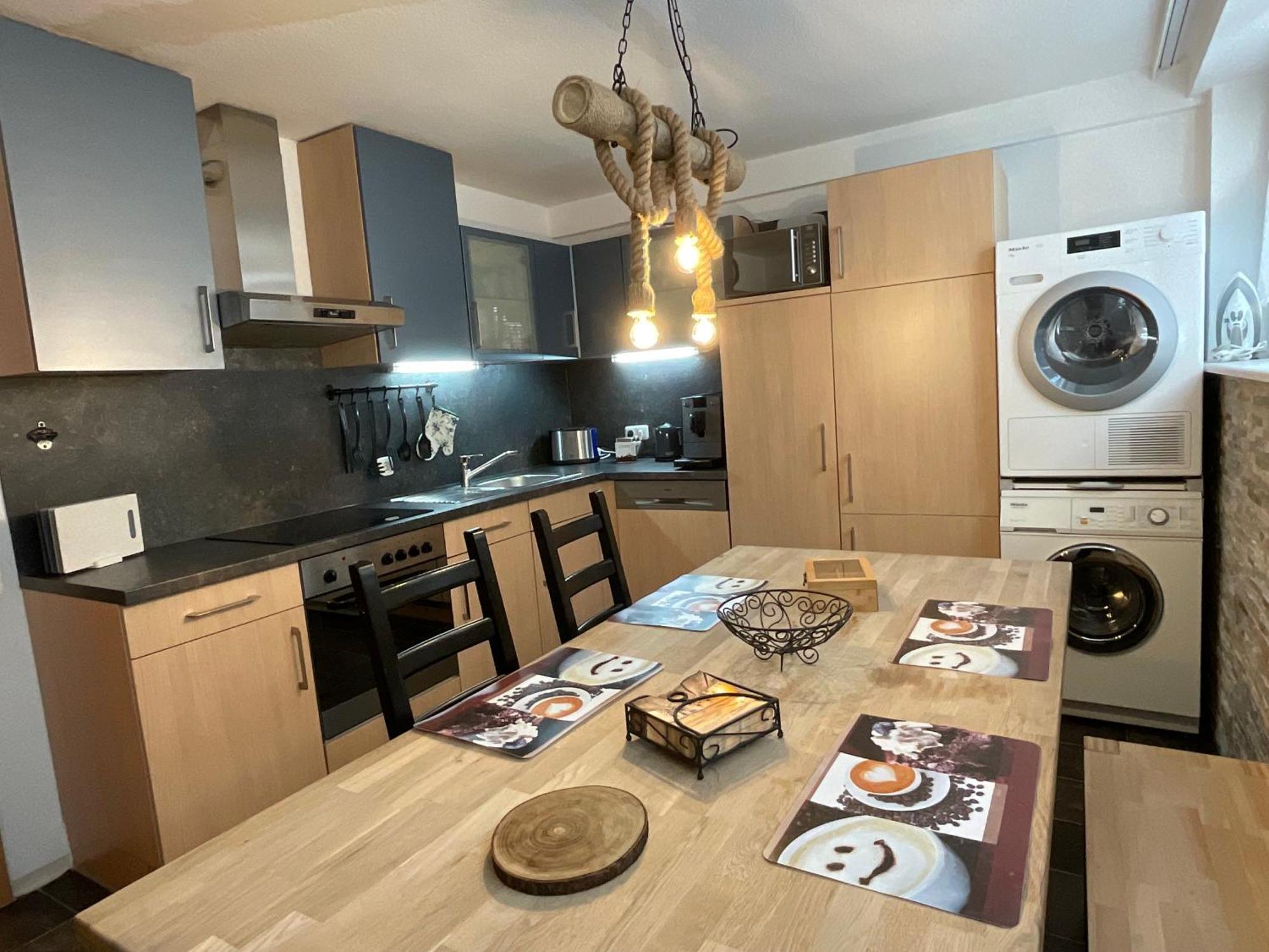 נירנברג Messe-Apartment, 4 Schlafzimmer, 80 Qm, Garten - 6 Km Zur Messe, Verkehrsguenstig, Ruhig, Parkplaetze מראה חיצוני תמונה